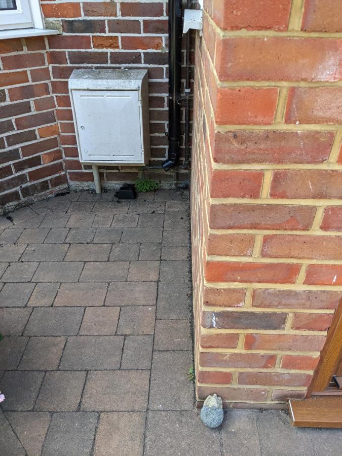 Apartamento Quiet Comfortable Patcham Studio Free Parking Hallway Shared With Host Brighton Exterior foto