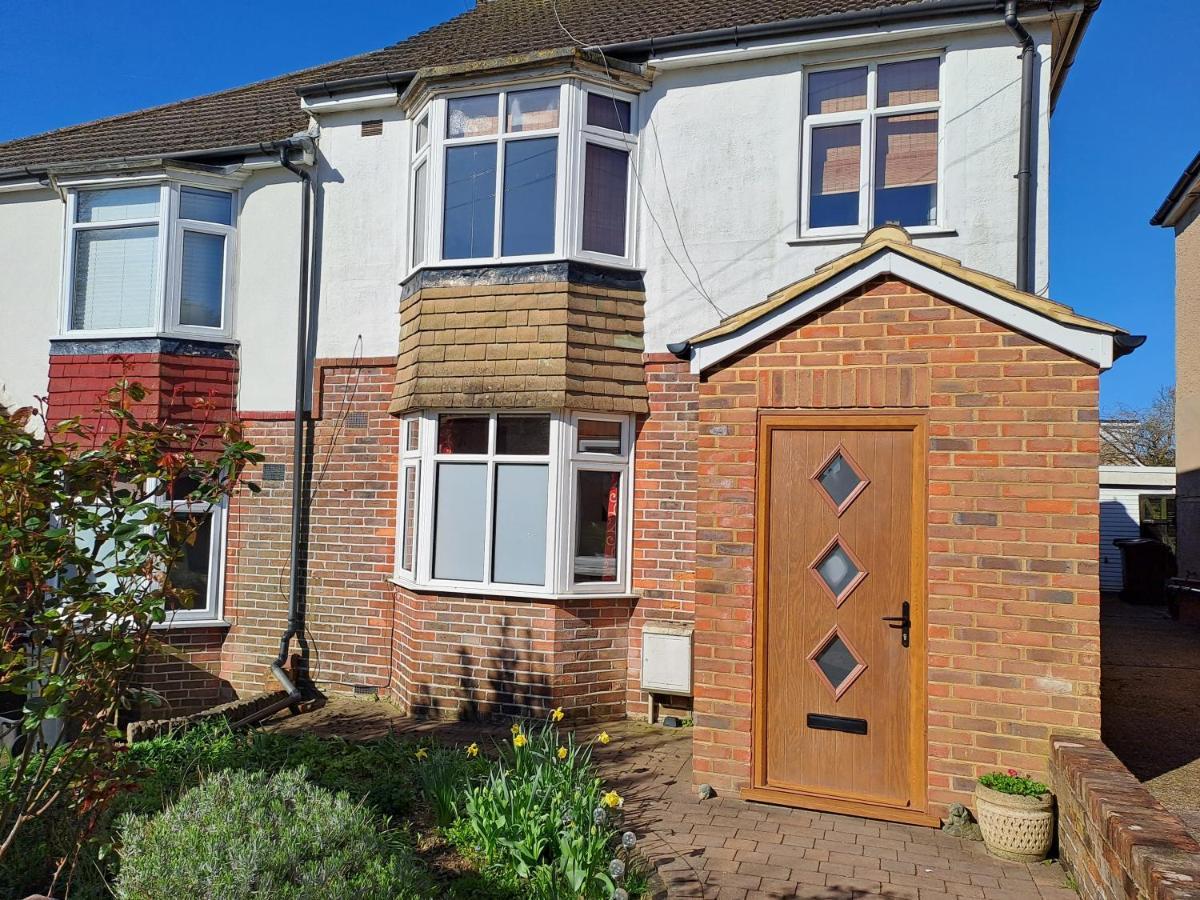 Apartamento Quiet Comfortable Patcham Studio Free Parking Hallway Shared With Host Brighton Exterior foto