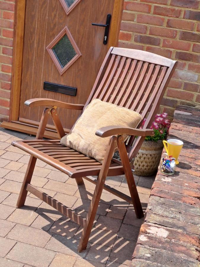 Apartamento Quiet Comfortable Patcham Studio Free Parking Hallway Shared With Host Brighton Exterior foto