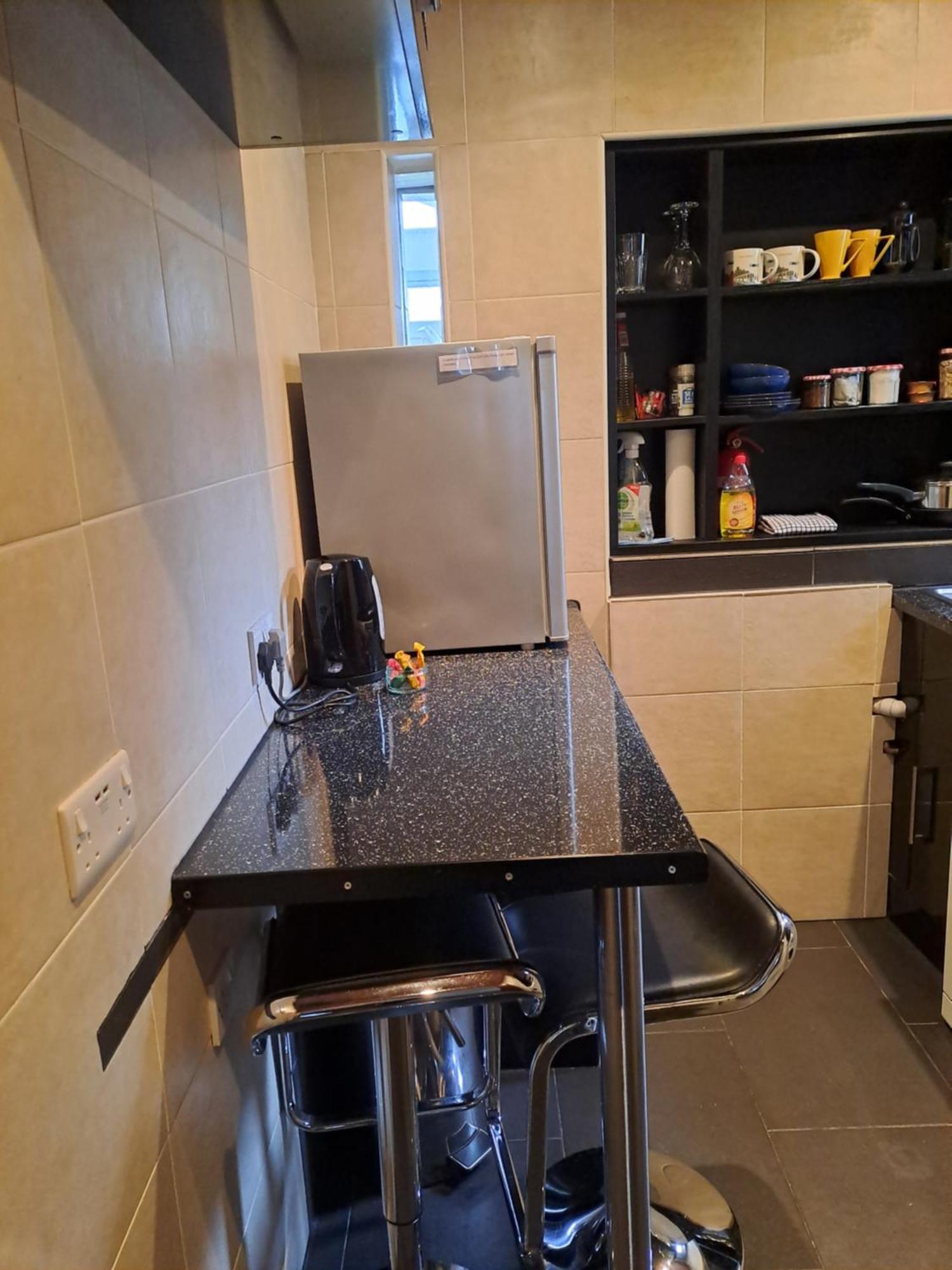 Apartamento Quiet Comfortable Patcham Studio Free Parking Hallway Shared With Host Brighton Exterior foto