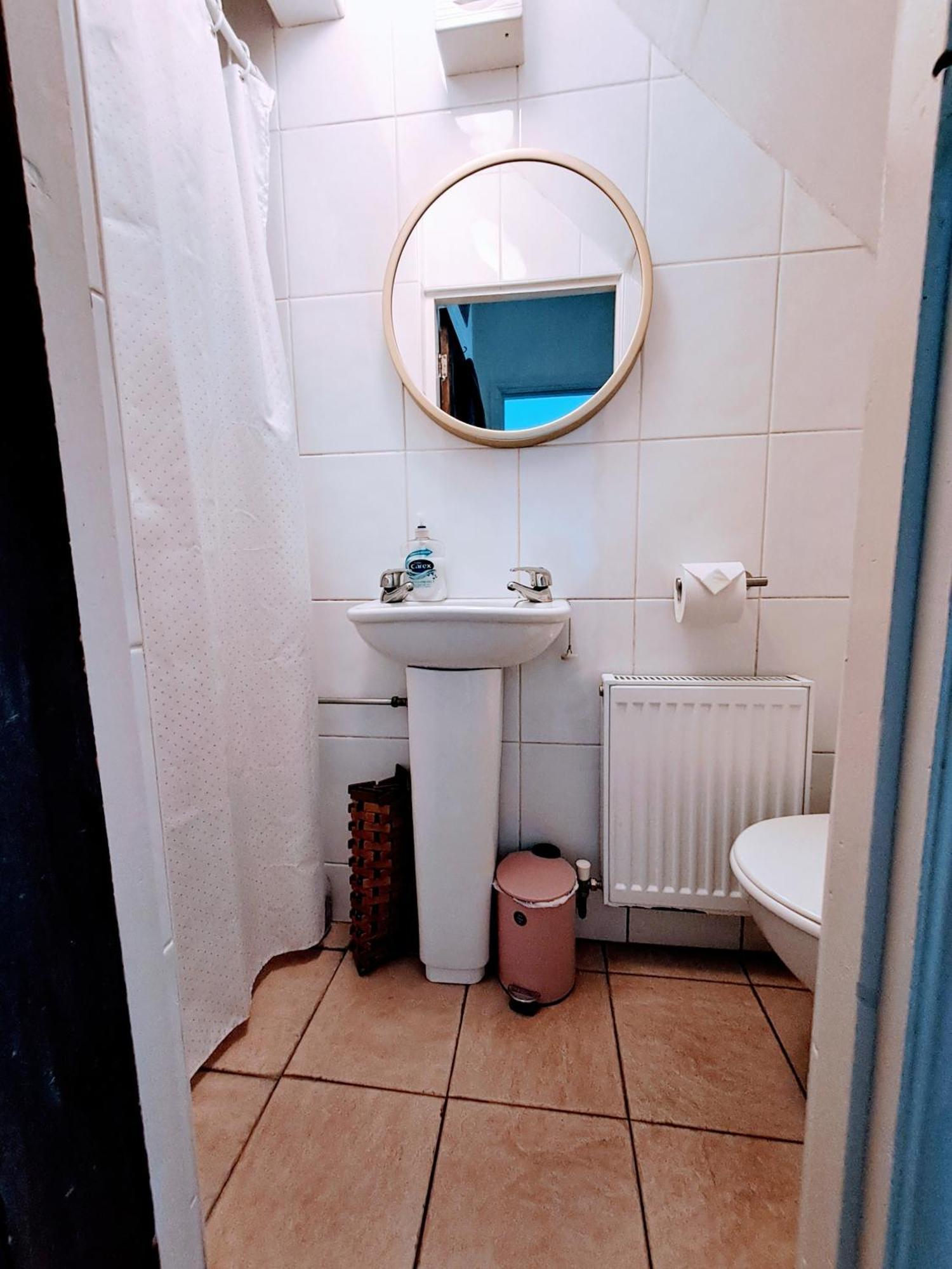 Apartamento Quiet Comfortable Patcham Studio Free Parking Hallway Shared With Host Brighton Exterior foto
