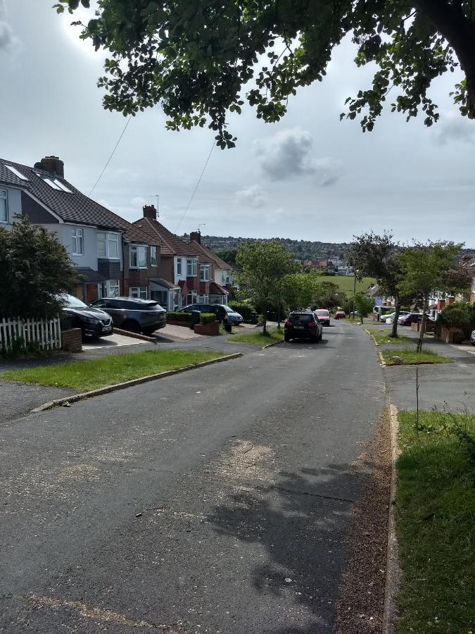 Apartamento Quiet Comfortable Patcham Studio Free Parking Hallway Shared With Host Brighton Exterior foto