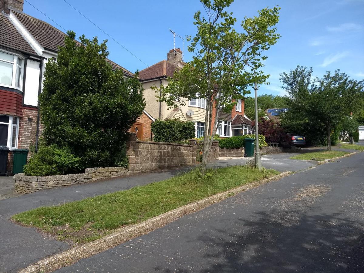 Apartamento Quiet Comfortable Patcham Studio Free Parking Hallway Shared With Host Brighton Exterior foto